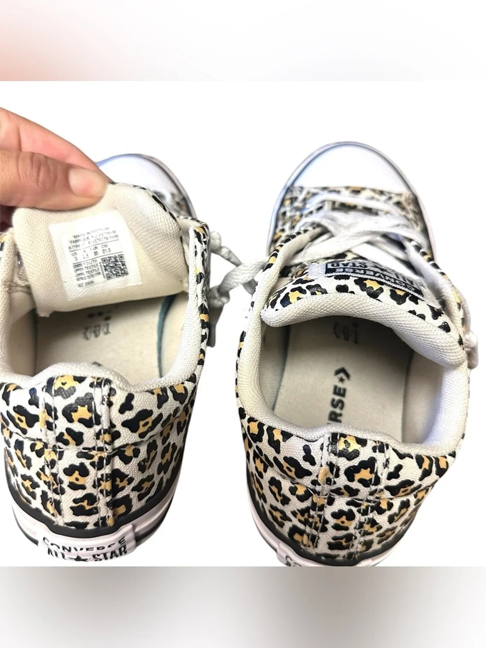 Converse Girls Size 3 animal print leopard slip on low top sneakers